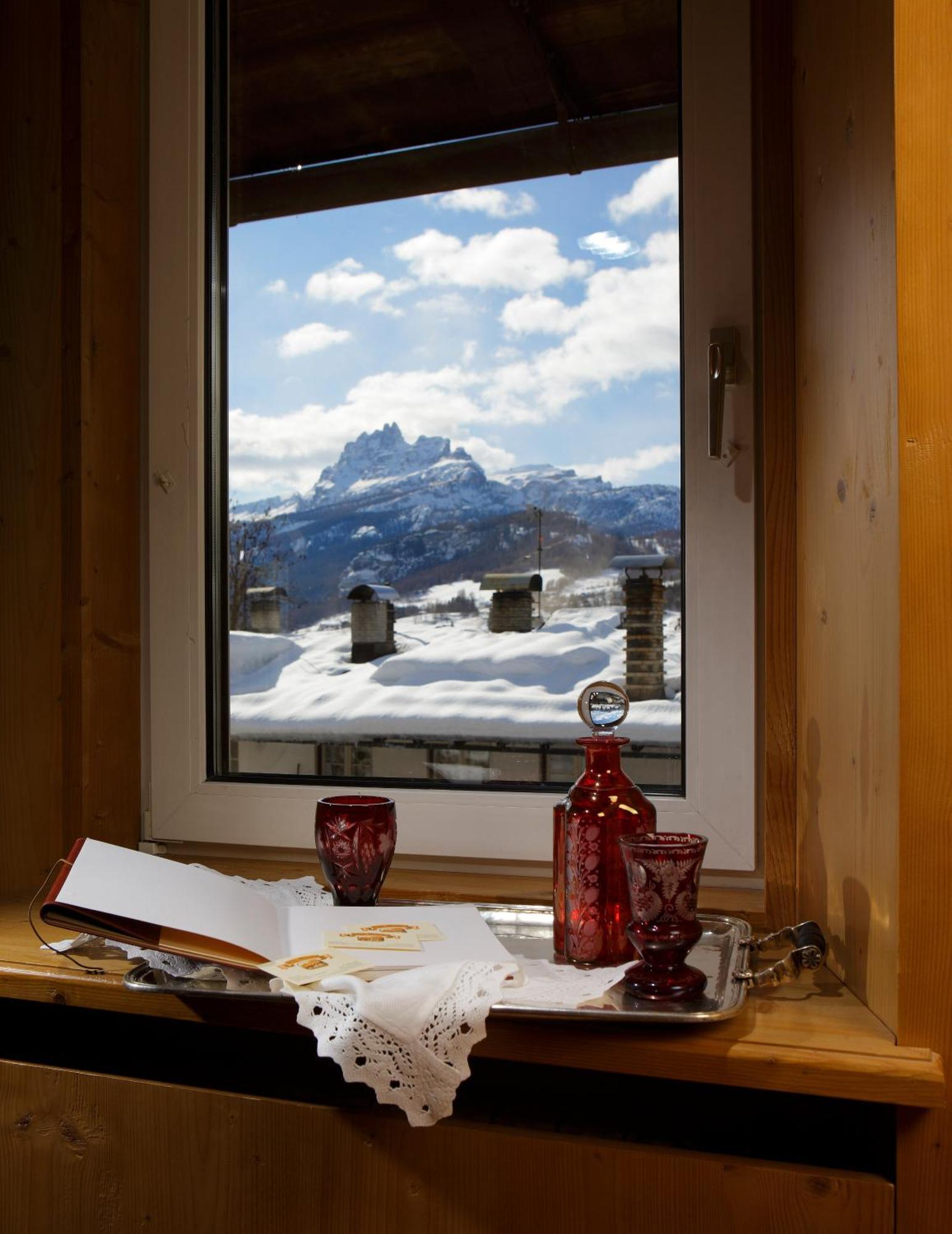 Hotel Menardi Кортина-д'Ампеццо Экстерьер фото